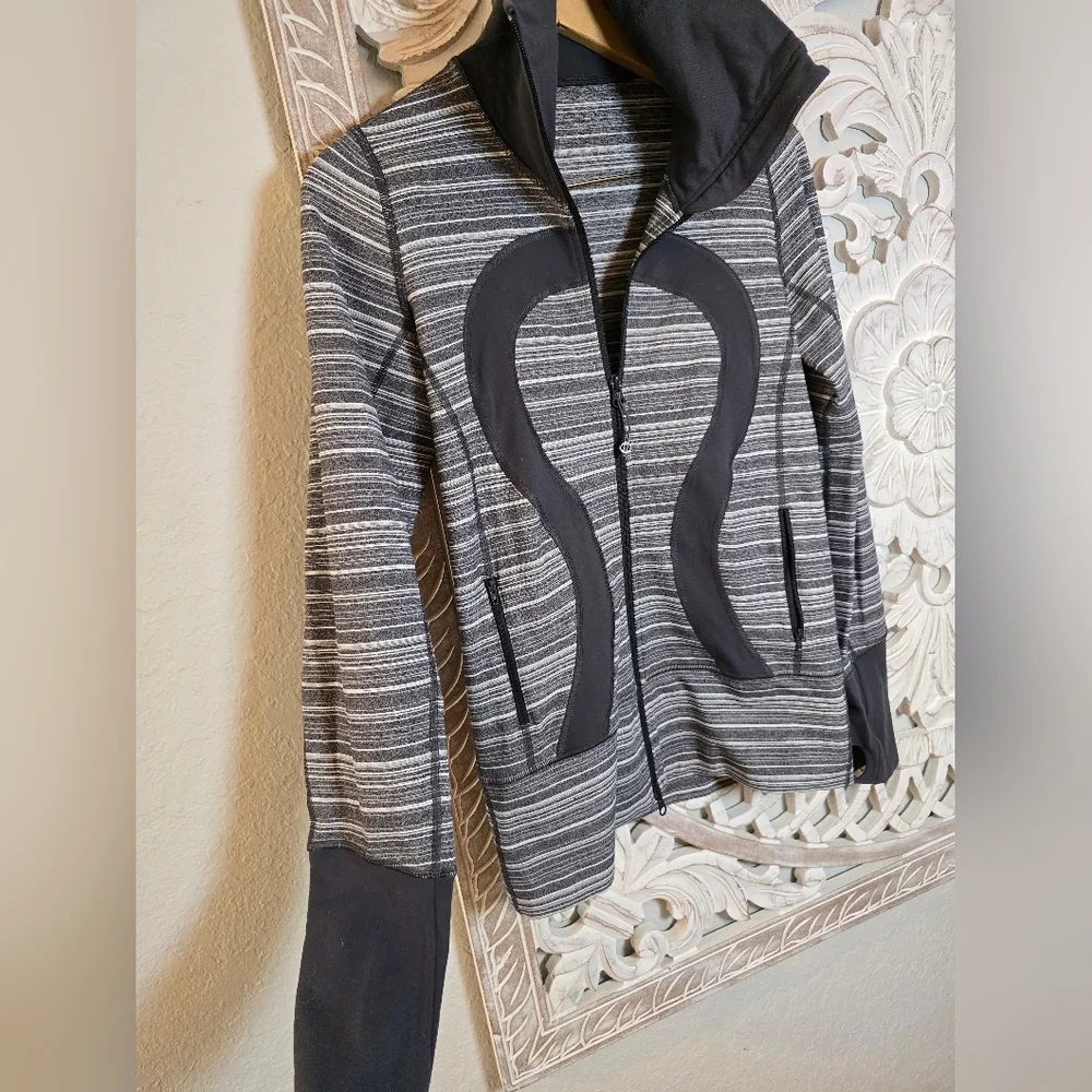 lululemon athletica Gray Striped full-zip jacket sweatshirt Size 6 Tennis